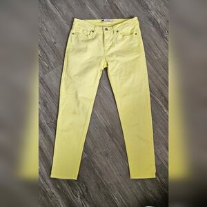 Levi's 535 Yellow Cropped Leggings